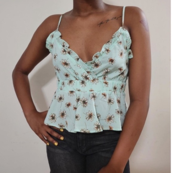 Vero Moda Umsaga Crop Frill Singlet Floral - Picture 1 of 5